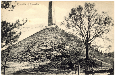 17852 Gezicht op de Pyramide van Austerlitz.N.B. Dit gedeelte van Austerlitz maakt deel uit van de gemeente Woudenberg.